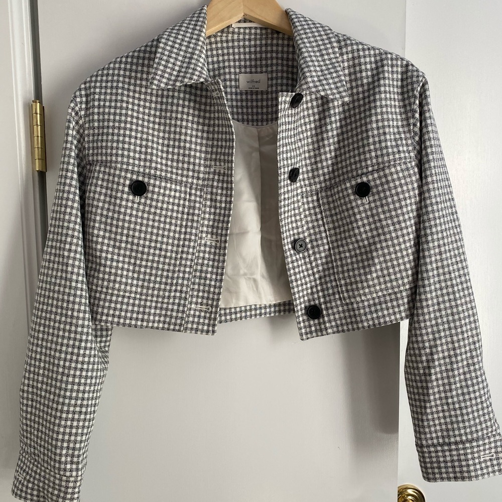 Cropped Aritzia Wilfred blazer jacket!